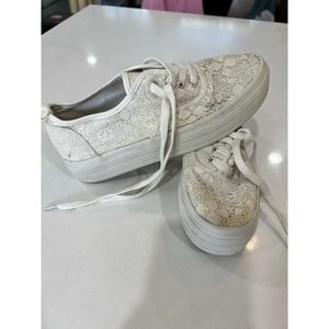 White platform lace sneakers